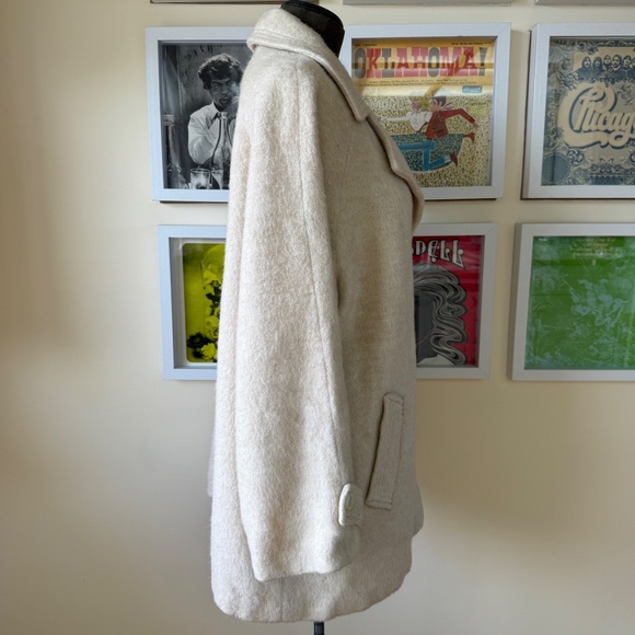 Stunning Vintage 70s oversized ivory wool swing coat - Picture 3 of 11